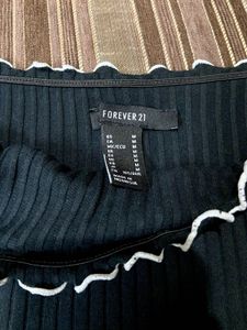 FOREVER 21 Black Off Shoulder Crop Top