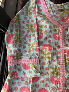 Floral pint kurta and pink legging set