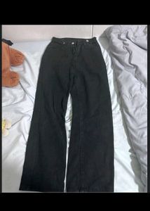 Black Treading Jeans 👖✨ Comboo