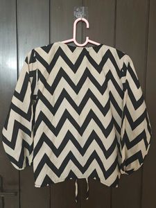 Chic Chevron Print Top
