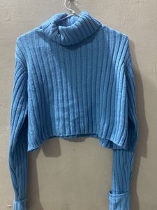 Cropped Turtle Neck pullover