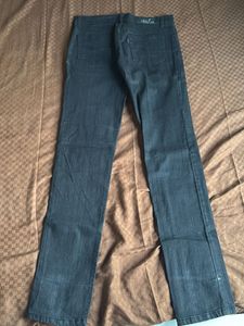 New skinny straight fit jeans