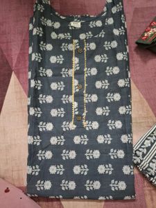Floral Print Kurti Wth Pant- Elegant & Comfortable