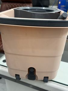 New Damaged Mop Bucket With Refil