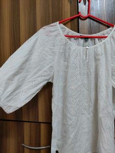COTTONWORLD Broderie Anglaise Lenin Top.
