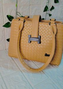 KISH Brand Hand Bag 🛍️
