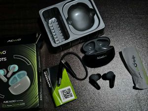 the ACwO DwOTS 121 Wireless Earbuds