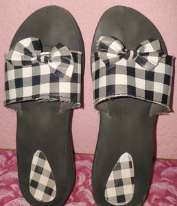 Women Flipflops & Trained Slippers Sandals