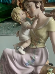 Price Drop!!!Porcelain Figurine. Showpiece