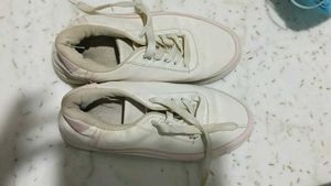 Cute White &amp; Pink Sneakers