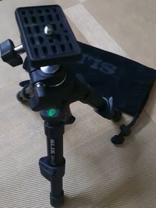 Compact DSLR camera stand