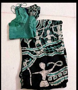 Black &amp; Green Abstract Print Saree with Blouse