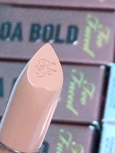 Too Faced Lip Stick