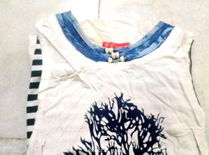 Sleevless White &amp; Blue Top