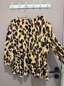 Leopard Print V-Neck Blouse