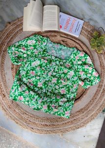 HEY CUTIES🌼🌷CHECK THIS BEAUTIFUL KOREAN TOP