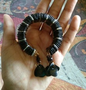 💥Black Bracelet With Green Earring Combo💥