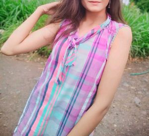 multicolor check sleevless shirt
