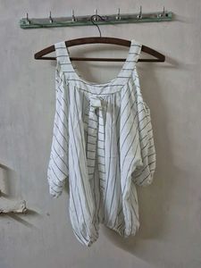 Coldshoulder Top