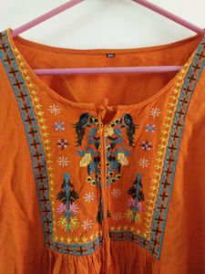 2 Women&#39;s Blouses