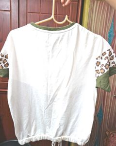 Casual round neck T-shirt