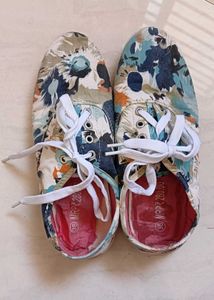 Women&#39;s Casual Shoe