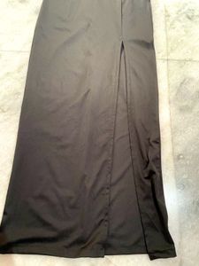 Black bodycon dress