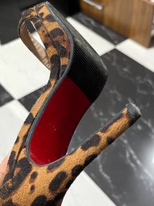 Kins Heels Very Classy It’s New