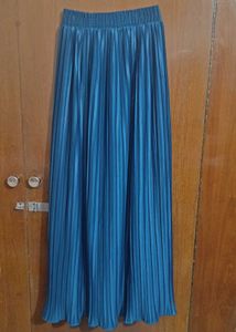 Combo of Pleated Midi Skirt and bralette