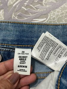 H&amp;M Light Wash Skinny Jeans