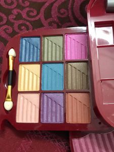❗️❗️Clearance Makeup Kit❗️❗️