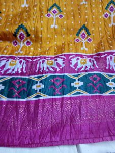 Used joint Bandhani Saree - Vibrant Ethnic Fashion