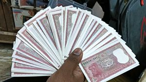 2 Rupess Note Unc
