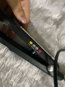 Ikonic Professional Pro Salon Hair Straightner