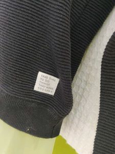 ZARA Classic Black Pullover Sweater