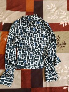 Patterned Ruffle shirt