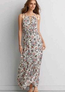 American Eagle Floral Keyhole Tassel Maxi Dress