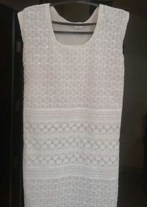 White Embroidered Sleeveless Top/kurta