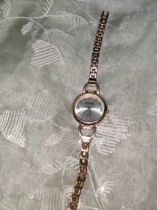 Elegant Women&#39;s Watch