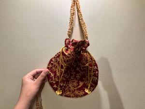 Desi Bags To Pair Up With Lehanga