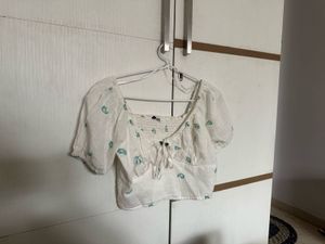 ZUDIO (Paisley- Embroidered Top) 🤍⬜️❕🏳️⬜️