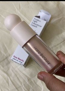 RARE BEAUTY HIGHLIGHTER
