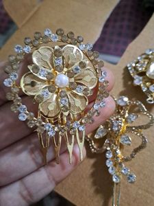 Pins Clouches