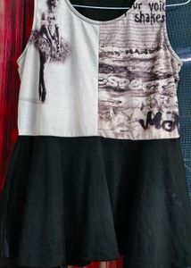 Artistic Monochrome Sleeveless Tunic Top