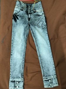 HighWaistJeans & Black Top