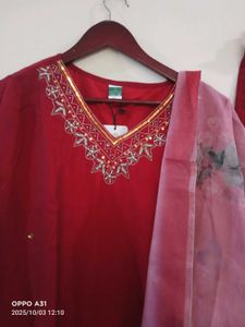 Ethnic vila Roman Silk Maroon Embroidered Kurta Se