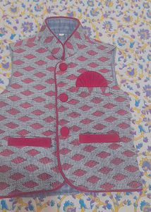 Patterned Sleeveless Jacket