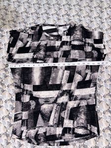 Classy Black And White Summer Top