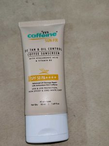 Dr. Sheth&#39;s Oats &amp; Ceramide Sunscreen &amp;M Caffeine