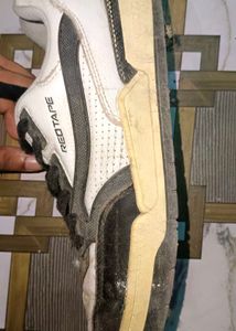 Used Sneakers condition is to good